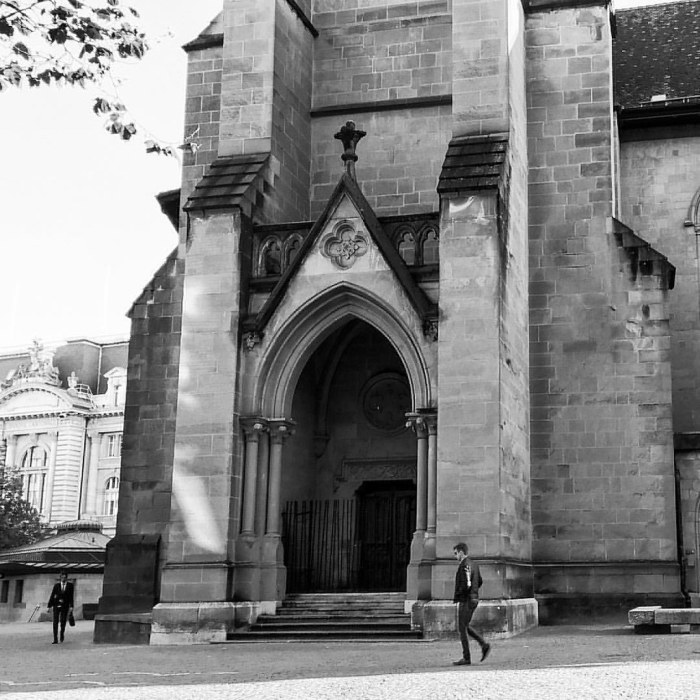 convento europeo, pensativa resumen